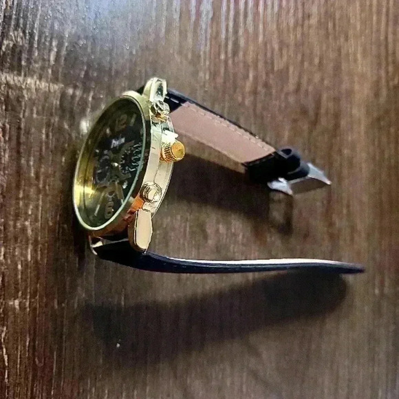 Men's black and gold tone watch - Picture 5 of 5